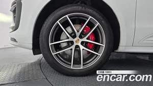 Porsche Macan, 2023 — миниатюра 5