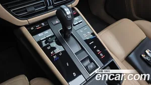 Porsche Macan, 2023 — миниатюра 9