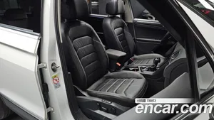 Volkswagen Tiguan, 2023 — миниатюра 12