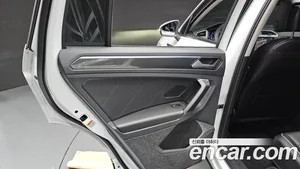 Volkswagen Tiguan, 2023 — миниатюра 14