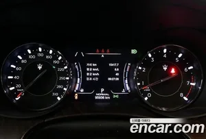 Maserati Quattroporte, 2022 — миниатюра 7