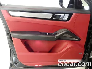 Porsche Cayenne, 2022 — миниатюра 10