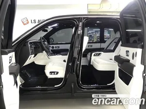Rolls-Royce Cullinan, 2023 — миниатюра 18