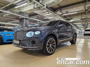 Bentley Bentayga, 2022 — миниатюра 2
