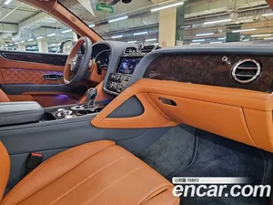 Bentley Bentayga, 2022 — миниатюра 10