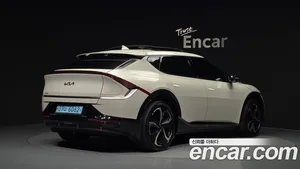 Kia EV6, 2023 — миниатюра 2