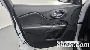 Jeep Cherokee, 2019 — миниатюра 14
