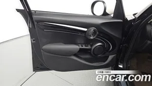 Mini Cooper, 2024 — миниатюра 13