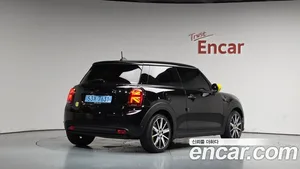Mini Cooper, 2022 — миниатюра 1