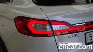 Lincoln MKX, 2018 — миниатюра 9