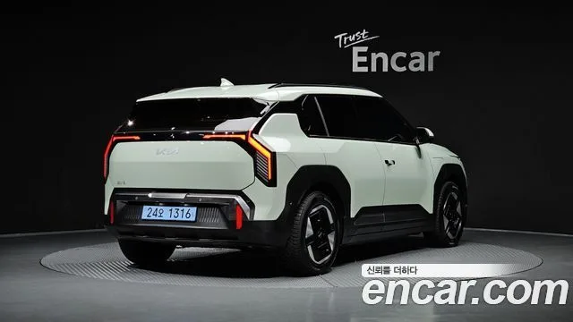 Kia EV3, 2025 — фото автомобиля из Кореи