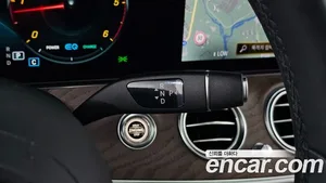 Mercedes-Benz E-Class, 2023 — миниатюра 12