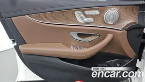 Mercedes-Benz E-Class, 2023 — миниатюра 14