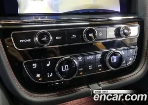 Bentley Bentayga, 2025 — миниатюра 11
