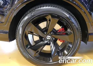 Bentley Bentayga, 2025 — миниатюра 19