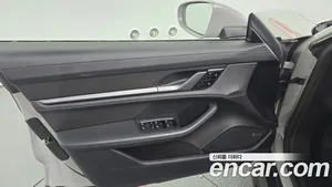 Porsche Taycan, 2023 — миниатюра 14