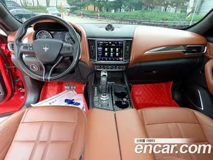 Maserati Levante, 2022 — миниатюра 7