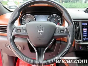 Maserati Levante, 2022 — миниатюра 8