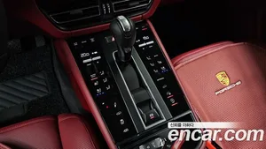 Porsche Macan, 2023 — миниатюра 12