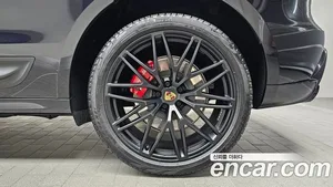 Porsche Macan, 2023 — миниатюра 7