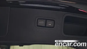 Porsche Macan, 2023 — миниатюра 29