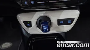 Toyota Prius, 2017 — миниатюра 9