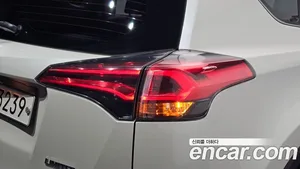 Toyota RAV4, 2017 — миниатюра 8