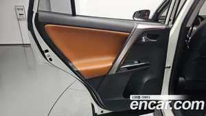 Toyota RAV4, 2017 — миниатюра 14