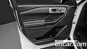 Ford Explorer, 2020 — миниатюра 13
