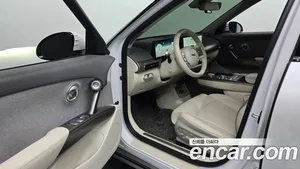 Genesis GV60, 2022 — миниатюра 13