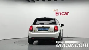 Mini Cooper, 2023 — миниатюра 3