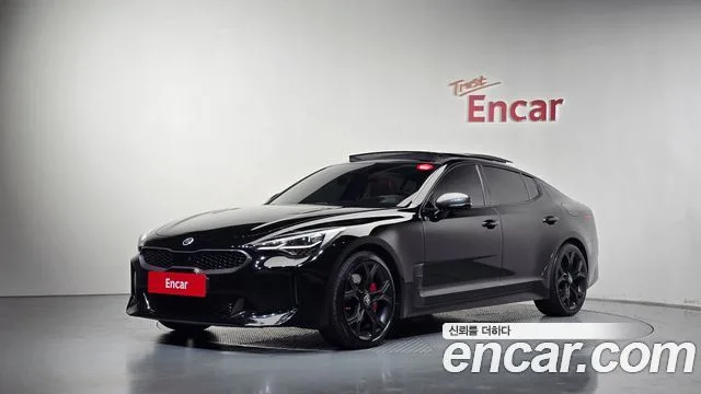 Kia Stinger, 2020 — фото автомобиля из Кореи