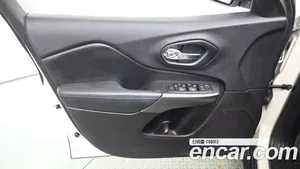 Jeep Cherokee, 2018 — миниатюра 14