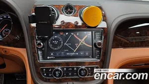 Bentley Bentayga, 2017 — миниатюра 13
