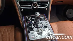 Bentley Flying Spur, 2023 — миниатюра 12