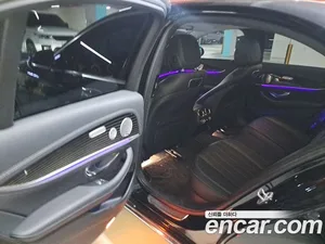 Mercedes-Benz E-Class, 2019 — миниатюра 12