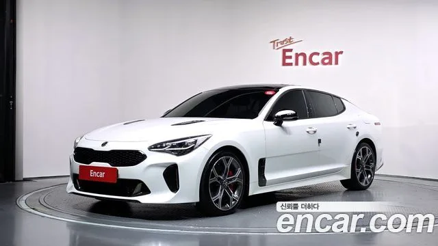 Kia Stinger, 2018 — фото автомобиля из Кореи