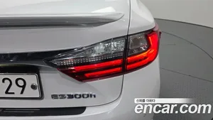 Lexus ES, 2016 — миниатюра 8