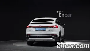 Audi Q4 e-tron, 2022 — миниатюра 4