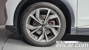 Audi Q4 e-tron, 2022 — миниатюра 5