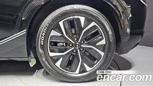 Kia EV6, 2023 — миниатюра 6