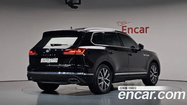 Volkswagen Touareg, 2020 — фото автомобиля из Кореи