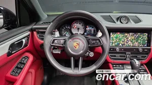 Porsche Macan, 2022 — миниатюра 5
