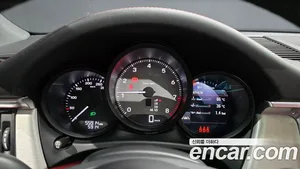 Porsche Macan, 2022 — миниатюра 16