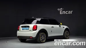 Mini Cooper, 2023 — миниатюра 2