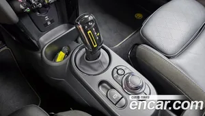 Mini Cooper, 2023 — миниатюра 9