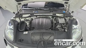 Porsche Macan, 2021 — миниатюра 6