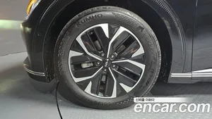 Kia EV6, 2023 — миниатюра 4