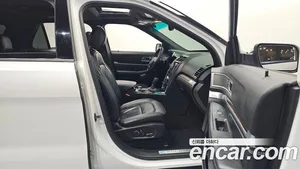 Ford Explorer, 2017 — миниатюра 11