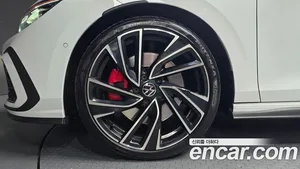 Volkswagen Golf, 2023 — миниатюра 4